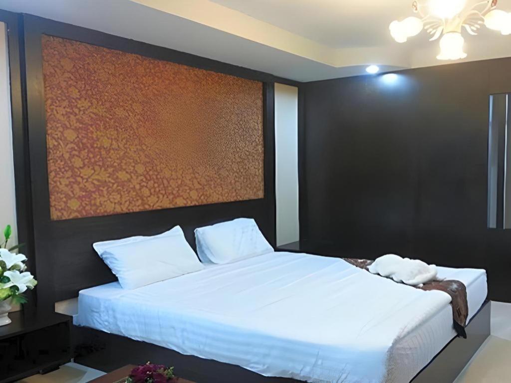 Le Parc Wangnang Hotel Пхітсанулок Екстер'єр фото