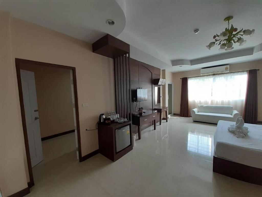 Le Parc Wangnang Hotel Пхітсанулок Екстер'єр фото