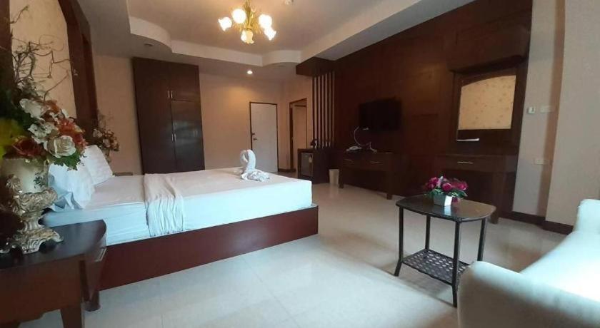 Le Parc Wangnang Hotel Пхітсанулок Екстер'єр фото